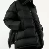 Chaqueta acolchada de cuello alto en nailon brillante