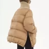 Chaqueta acolchada de cuello alto en nailon brillante