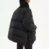 Chaqueta acolchada de cuello alto en nailon brillante
