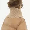 Chaqueta acolchada de cuello alto en nailon brillante