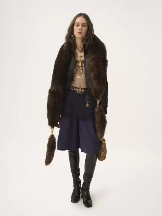 Chaqueta corta de piel
