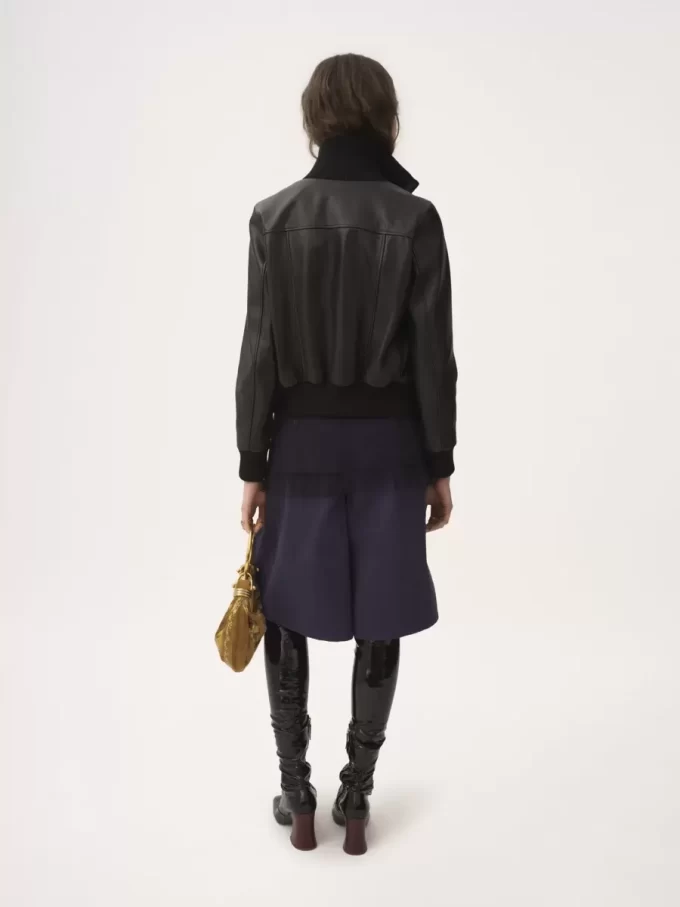 Chaqueta corta de piel