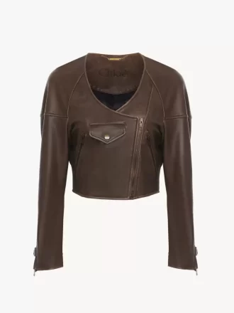 Chaqueta corta de piel con cuello redondo