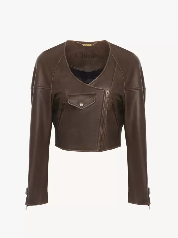 Chaqueta corta de piel con cuello redondo