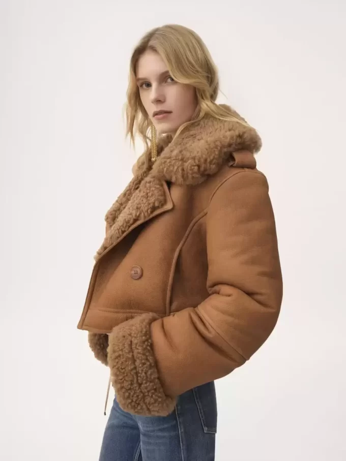 Chaqueta corta de piel estilo caja