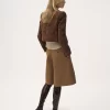 Chaqueta cuadrada sin cuello en jacquard tapiz