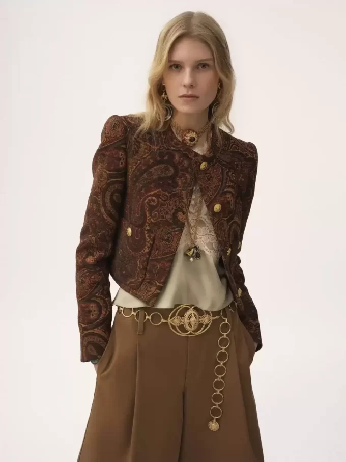 Chaqueta cuadrada sin cuello en jacquard tapiz