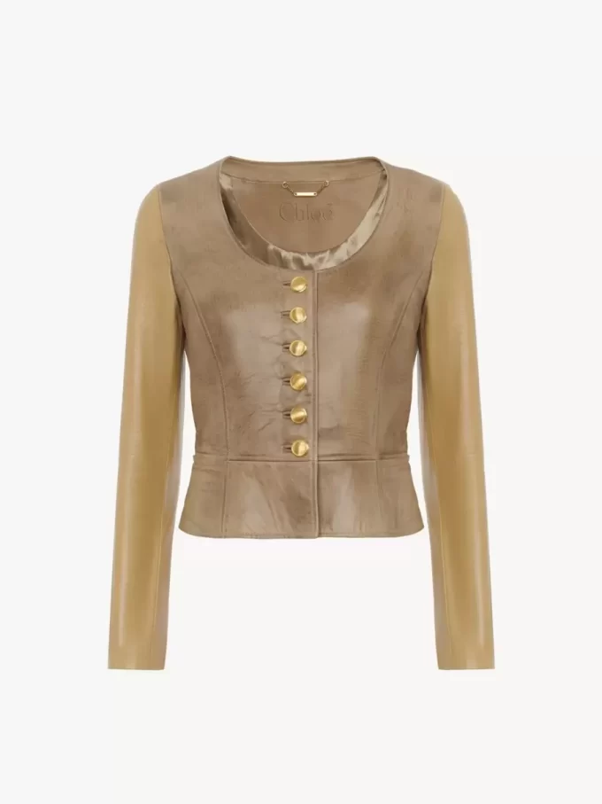 Chaqueta de piel con cuello redondo y cintura ceñida Chaqueta de piel con cuello redondo y cintura ceñida