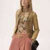 Chaqueta de piel con cuello redondo y cintura ceñida Chaqueta de piel con cuello redondo y cintura ceñida