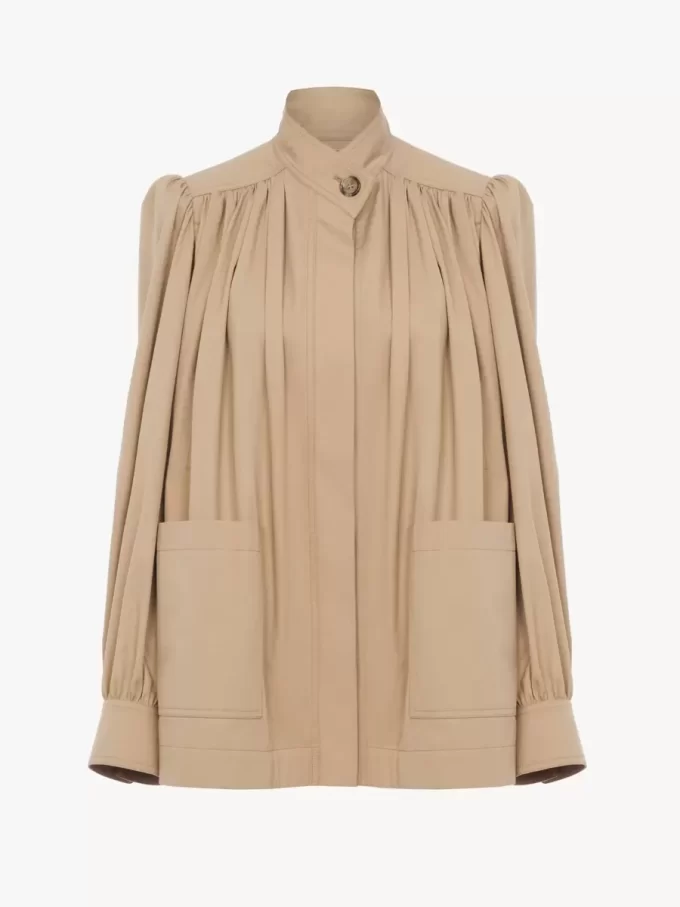 Chaqueta fruncida de cuello alto en gabardina de algodón