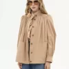 Chaqueta fruncida de cuello alto en gabardina de algodón