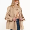 Chaqueta fruncida de cuello alto en gabardina de algodón