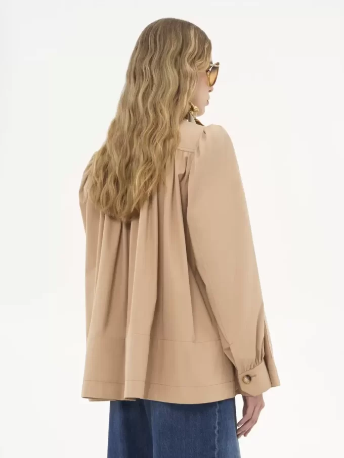Chaqueta fruncida de cuello alto en gabardina de algodón