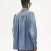 Chaqueta vaquera fruncida con cuello alto