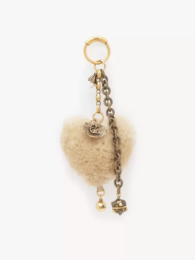 Charm para bolso de piel de oveja con forma de corazón de Chloé Symbols en latón Charm para bolso de piel de oveja con forma de corazón de Chloé Symbols en latón