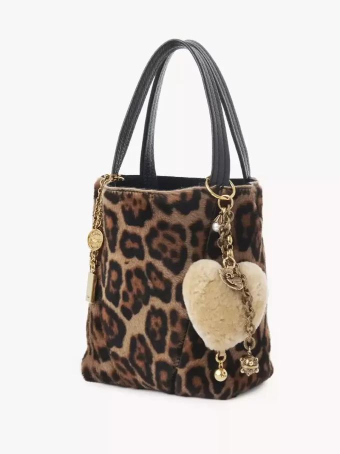 Charm para bolso de piel de oveja con forma de corazón de Chloé Symbols en latón Charm para bolso de piel de oveja con forma de corazón de Chloé Symbols en latón