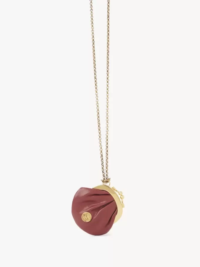 Collar monedero con medalla de micro caballo en cuero granulado