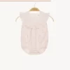 Conjunto de pelele y gorro para bebé