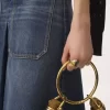 El anillo amuleto de Chloé