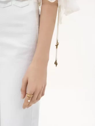 El anillo Chloé Shells