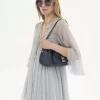 El bolso de hombro 99 en piel granulada El bolso de hombro 99 en piel granulada