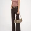 El bolso de hombro 99 en piel granulada El bolso de hombro 99 en piel granulada