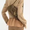 El bolso de hombro 99 en piel granulada El bolso de hombro 99 en piel granulada