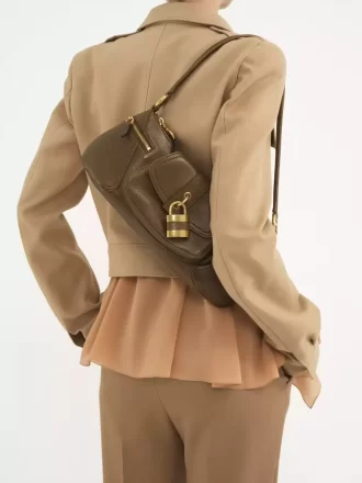 El bolso de hombro 99 en piel granulada