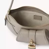 El bolso de hombro 99 en piel granulada El bolso de hombro 99 en piel granulada