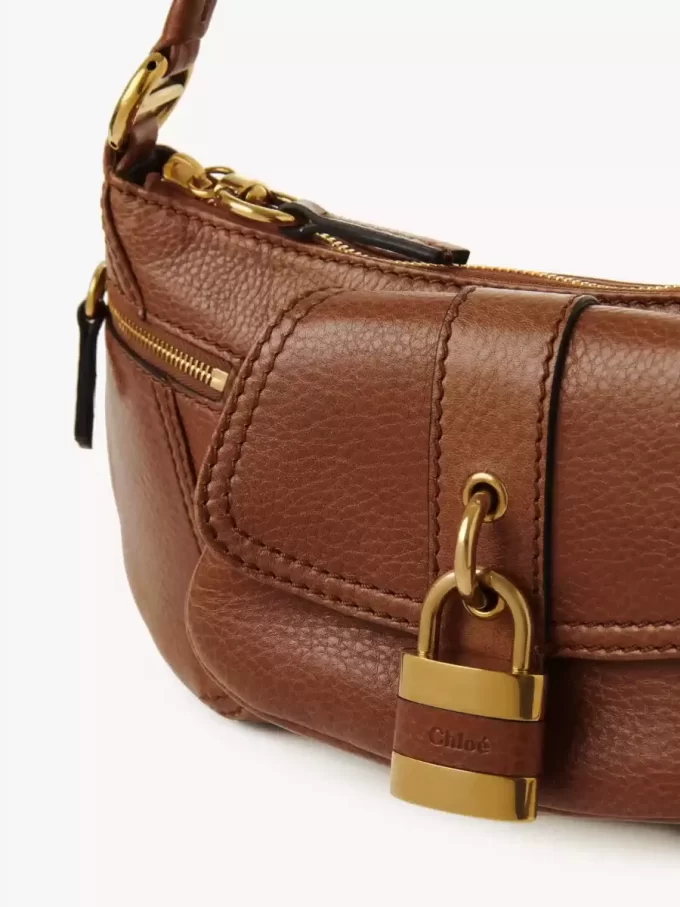 El bolso de hombro 99 en piel granulada