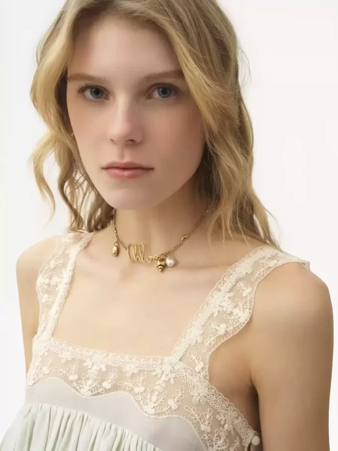 El collar Chloé Shells