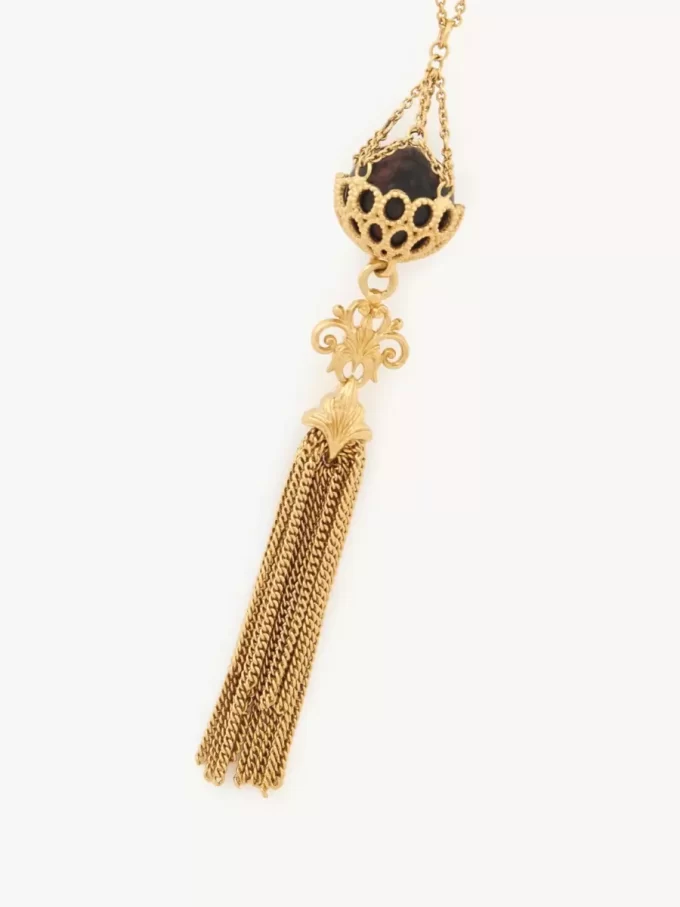 El collar colgante Eternity de Chloé El collar colgante Eternity de Chloé