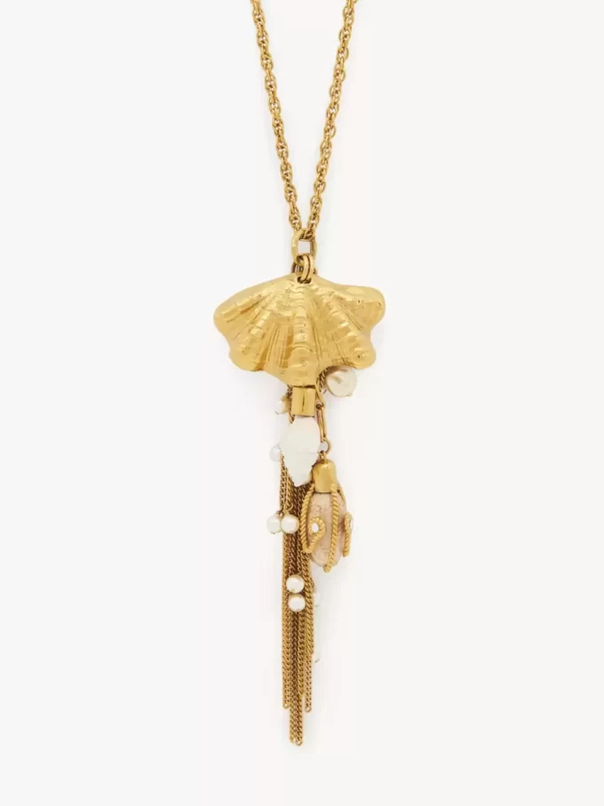 El collar colgante Shells de Chloé El collar colgante Shells de Chloé
