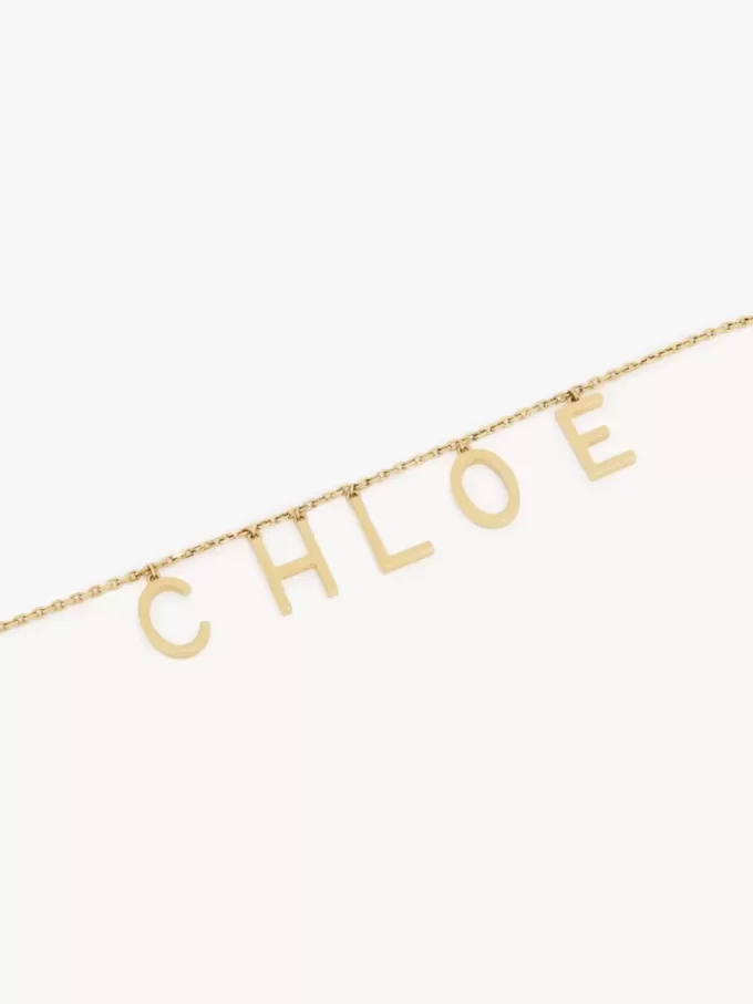 El collar de letras de Chloé El collar de letras de Chloé