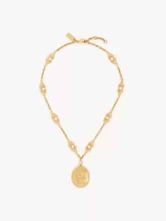 El collar de los tesoros del castillo