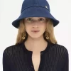 El icónico sombrero de pescador de Chloé en denim