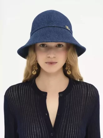 El icónico sombrero de pescador de Chloé en denim