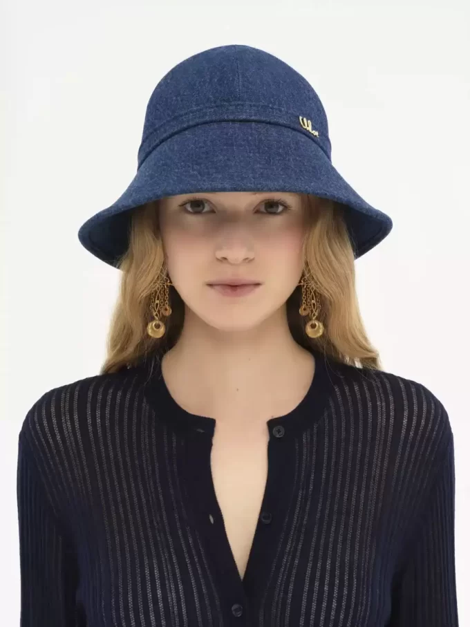 El icónico sombrero de pescador de Chloé en denim