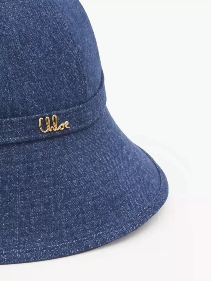 El icónico sombrero de pescador de Chloé en denim