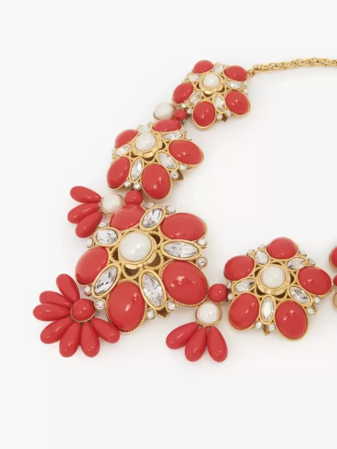 El magnífico collar de Chloé