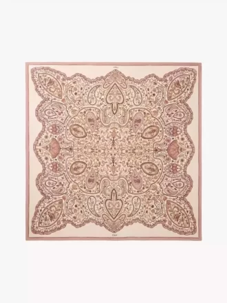El pañuelo cuadrado Paisley de Chloé en sarga de seda