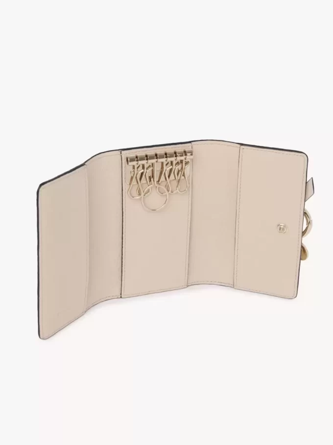 Estuche para llaves con alfabeto en piel granulada Estuche para llaves con alfabeto en piel granulada