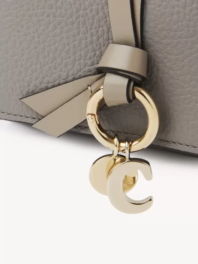 Estuche para llaves con alfabeto en piel granulada Estuche para llaves con alfabeto en piel granulada