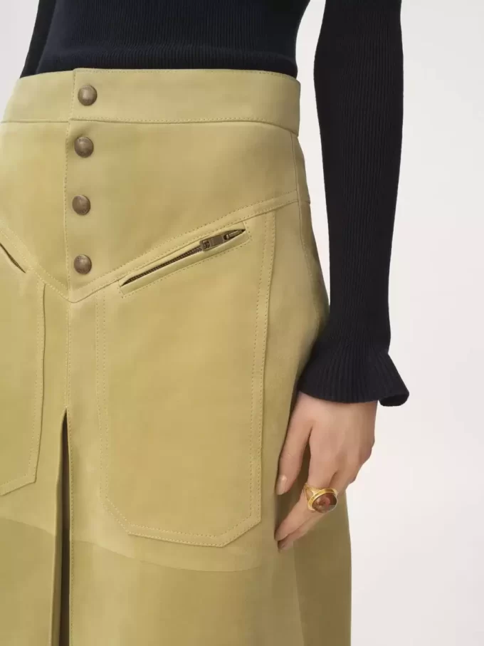 Falda hasta la rodilla en ante Falda hasta la rodilla en ante