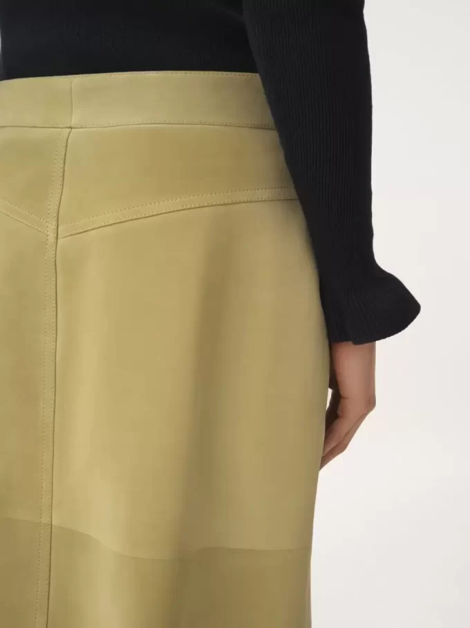 Falda hasta la rodilla en ante Falda hasta la rodilla en ante