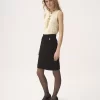 Falda hasta la rodilla en bouclette de lana