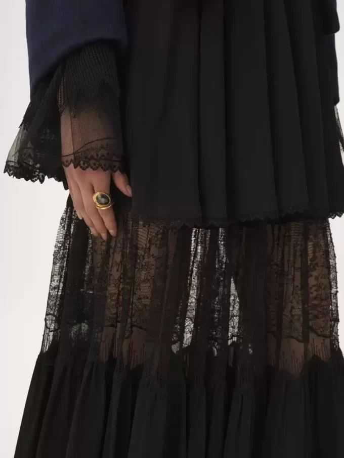 Falda larga escalonada de georgette de seda y encaje