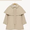 Gabardina con capucha