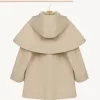 Gabardina con capucha