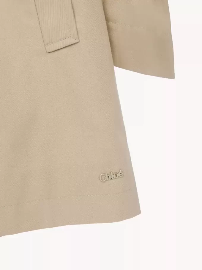 Gabardina con capucha
